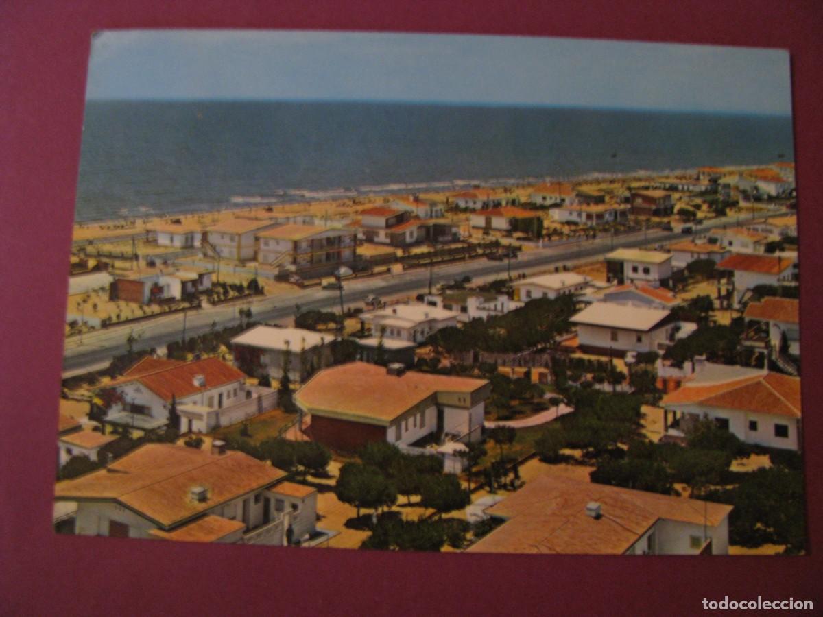 Postales: POSTAL DE HUELVA. PUNTA UMBRIA. AVENIDA DEL OCEANO Y PLAYA. ARRIBAS. CIRCULADA