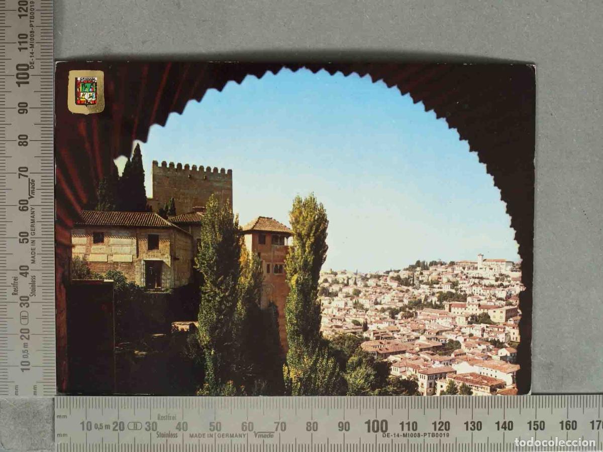 Postales: POSTAL. Granada - Alhambra y Albaic&iacute;n desde un arco