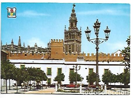 Postales: PATIO DE BANDERAS Y GIRALDA.- SEVILLA