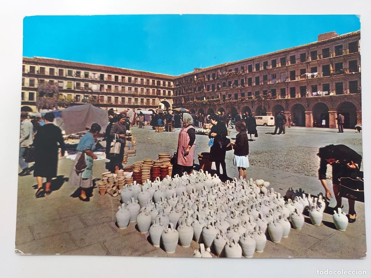 Postales: POSTAL C&Oacute;RDOBA VISTA DE LA PLAZA DE LA CORREDERA. 1965. SIN CIRCULAR. BOTIJO CERAMICA