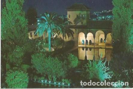 Postales: POSTAL A COLOR GRANADA ALHAMBRA SERIE 45 N&ordm; 1231 JARDINES DEL PARTAL Y TORRE DE LAS DAMAS ILUMINADO