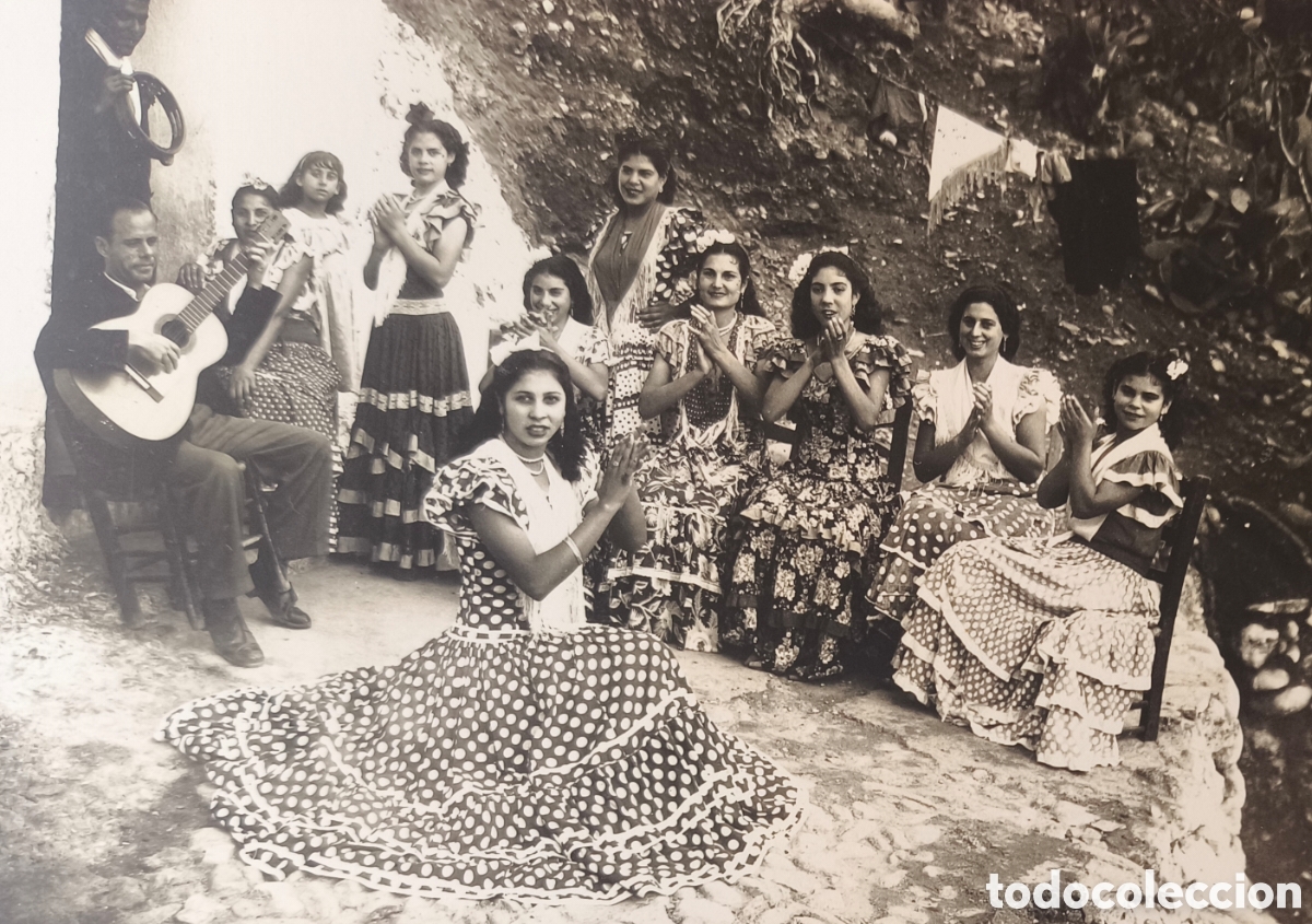 Postales: GRANADA GITANAS EN EL SACROMONTE POSTAL FOTOGR&Aacute;FICA RETRATO GRUPAL C. 1930