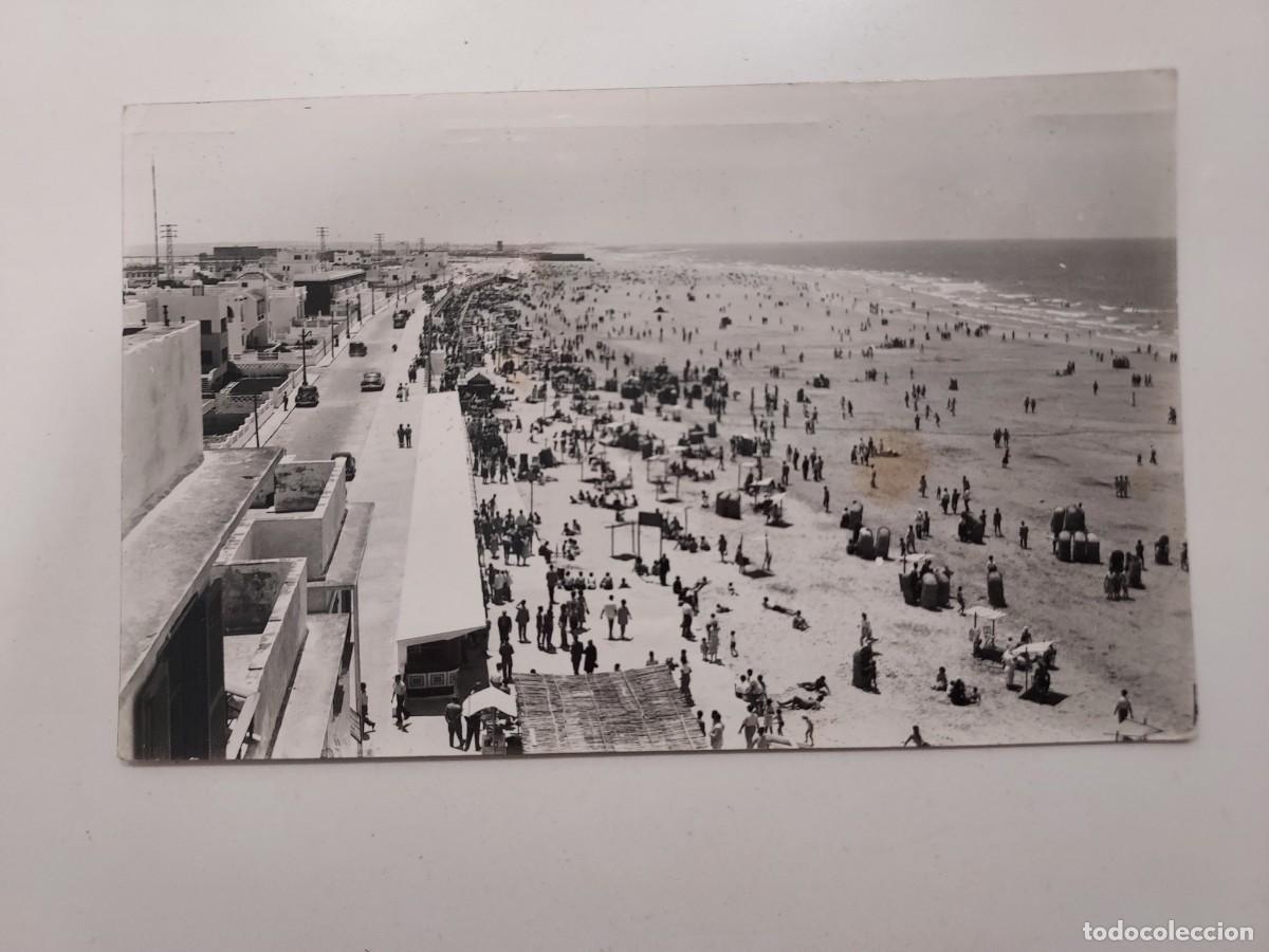 Postales: POSTAL CADIZ PLAYA DE LA VICTORIA VISTA PARCIAL. SIN CIRCULAR. ESCRITO 1956. MALET