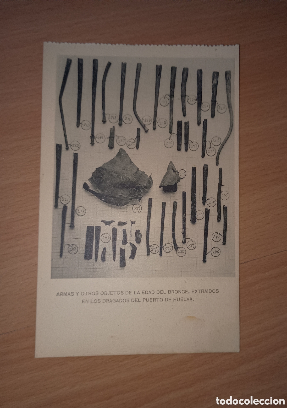 Postales: ARMAS Y OTROS OBJETOS DE LA EDAD DEL BRONCE EXTRA&Iacute;DOS EN LOS DRAGADOS DEL PUERTO DE HUELVA
