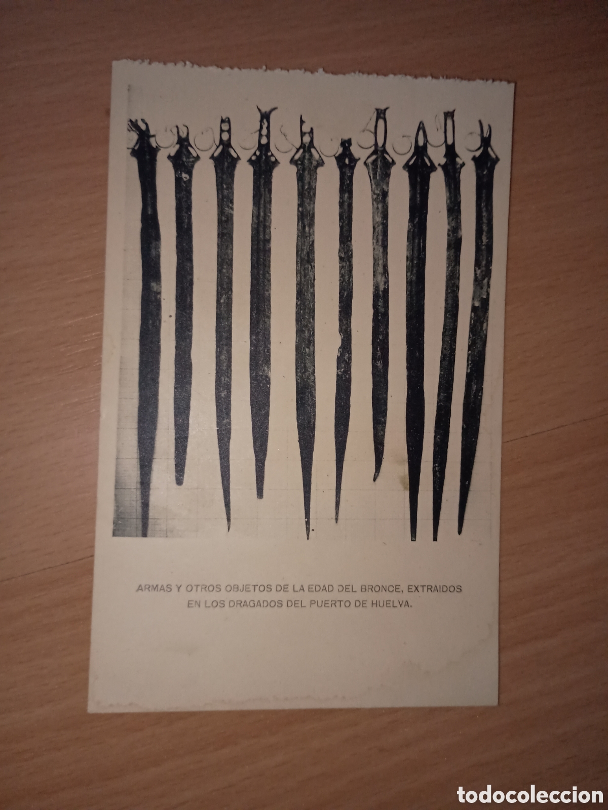 Postales: ARMAS Y OTROS OBJETOS DE LA EDAD DEL BRONCE EXTRA&Iacute;DOS EN LOS DRAGADOS DEL PUERTO DE HUELVA