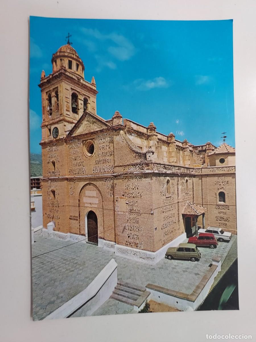Postales: POSTAL ALMU&Ntilde;ECAR IGLESIA PARROQUIAL. 1975. SIN CIRCULAR. GRANADA. RENAULT 4 4L X 2