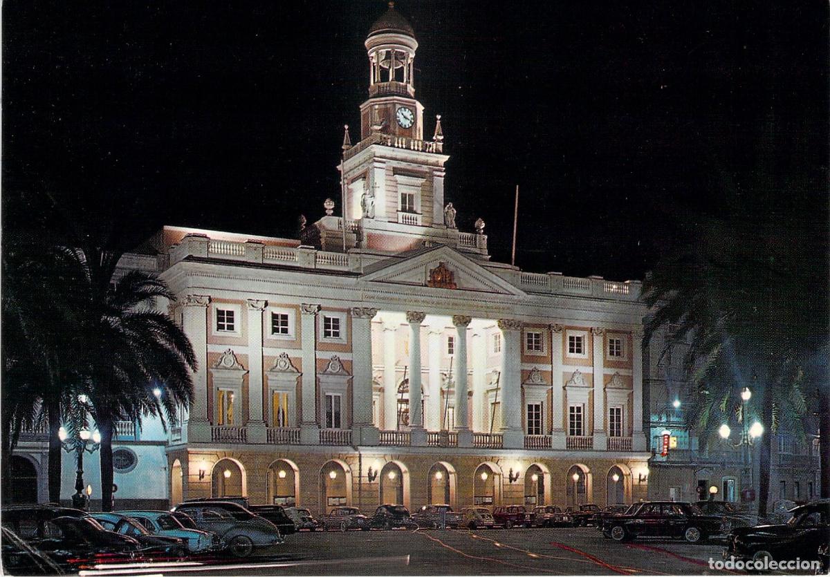 Postales: Postal del Ayuntamiento de C&aacute;diz en Vista Nocturna