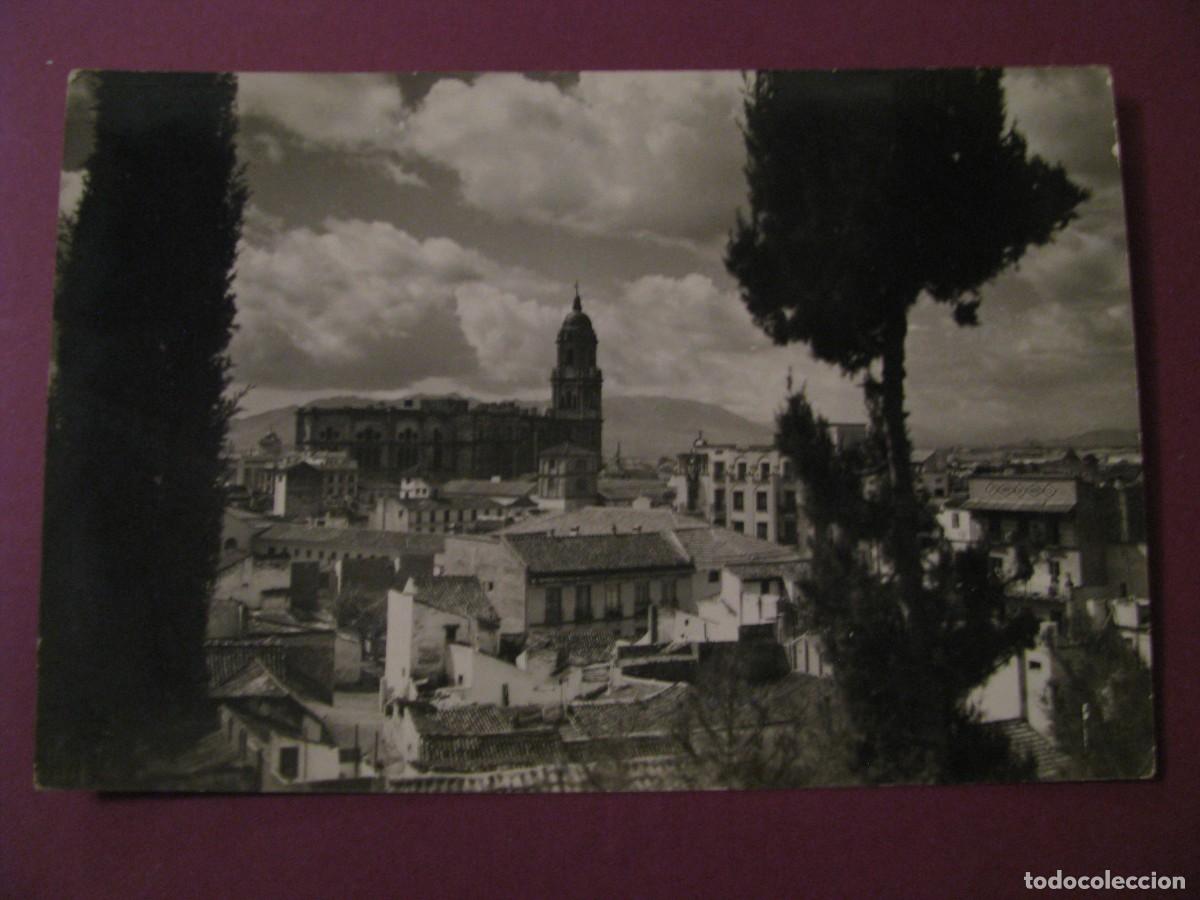 Postales: POSTAL FOTOGRAFICA DE MALAGA. CATEDRAL DESDE GIBRALFARO. ALAMOS 1958. ESCRITA 1961