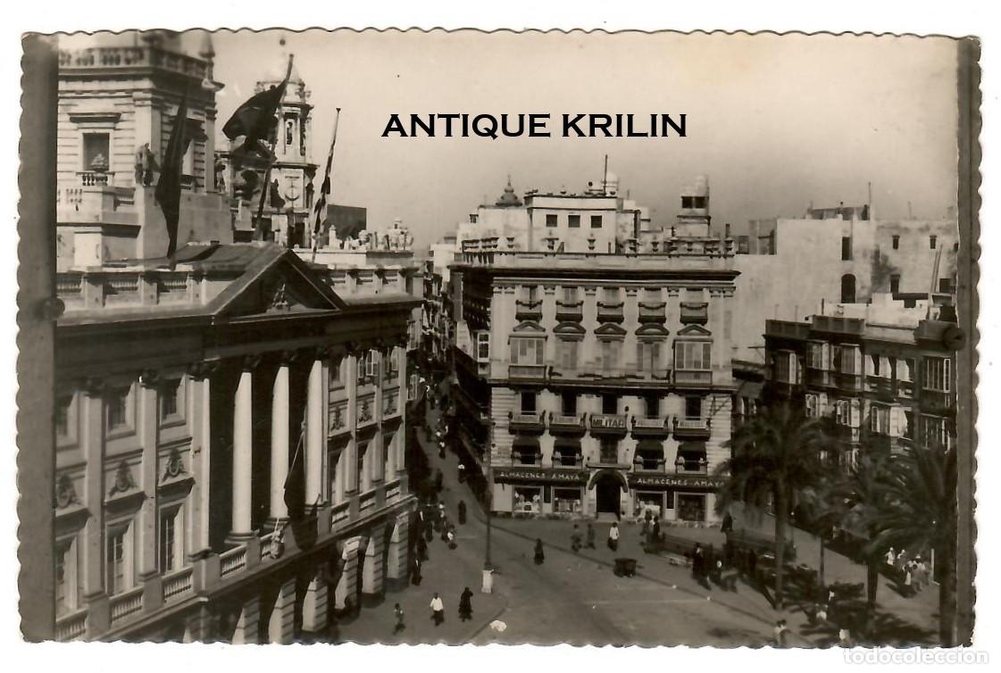 Postales: CADIZ / AYUNTAMIENTO Y ALMACENES AMAVA / SIN FRANQUEAR