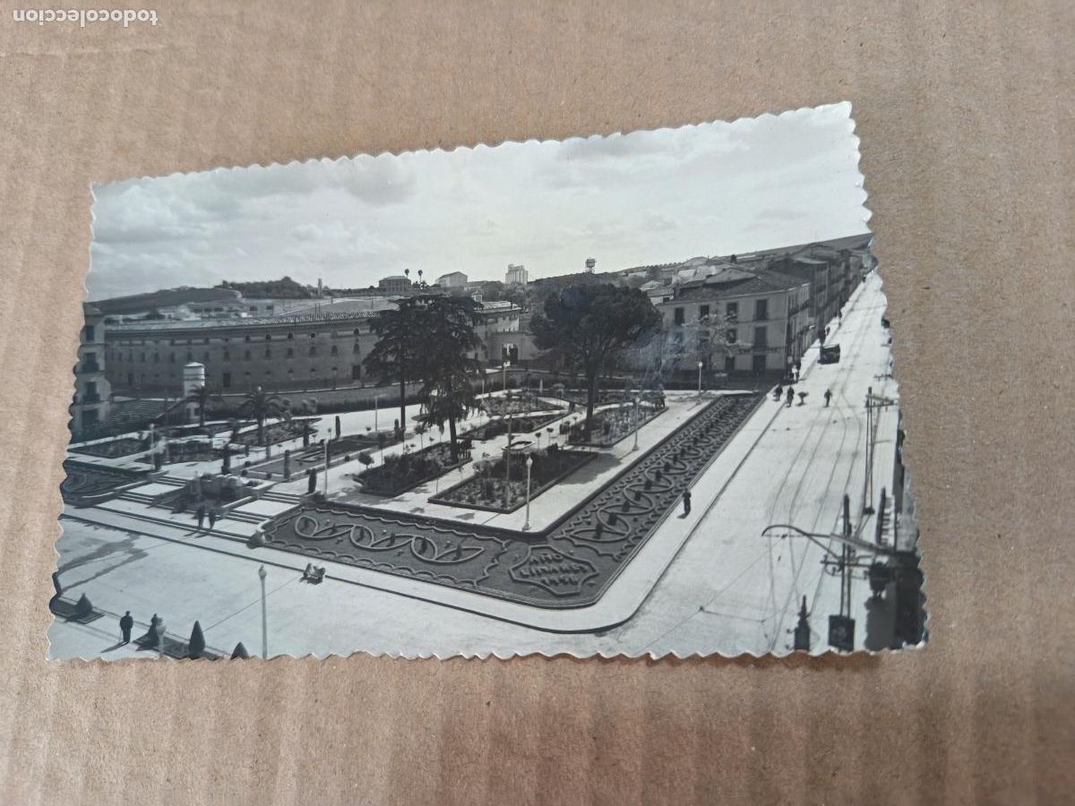 Postales: ANTIGUA POSTAL DE LINARES. JARDINES DE STA. MARGARITA Y PLAZA DE TOROS. N&ordm; 1. ED. SICILIA. CIRCU