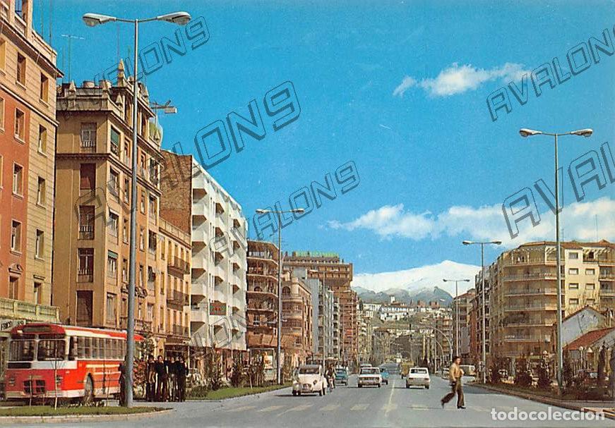 Postales: Avenida Calvo Sotelo (Granada) - Sin Circular - A&ntilde;o 1975