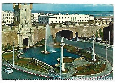 Postales: PUERTA DE TIERRA, MONUMENTOS A S. SERVANDO Y S. GERMAN.- CADIZ