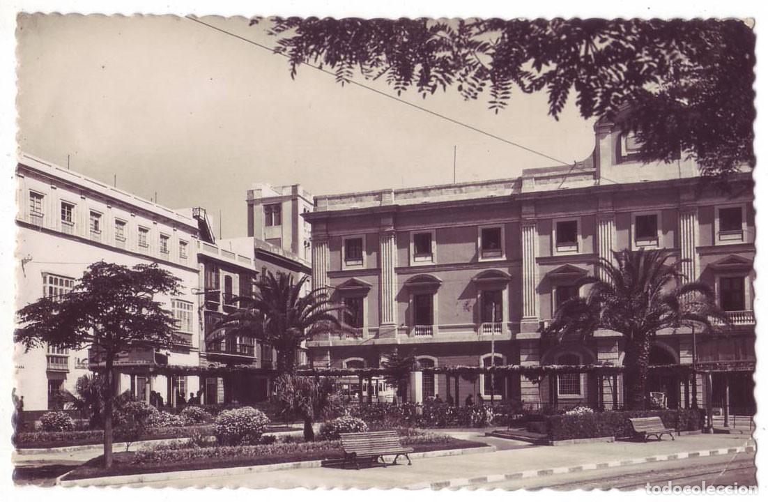 Postales: C&aacute;diz: Jardines del Gobierno Civil. Ediciones Garc&iacute;a Garrabella. Escrita / No circulada (A&ntilde;os 50)