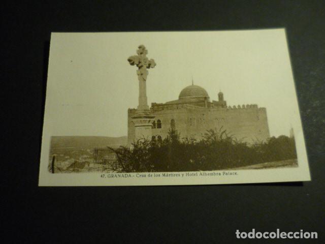 Postcards: GRANADA CRUZ DE LOS MARTIRES Y HOTEL ALHAMBRA PALACE