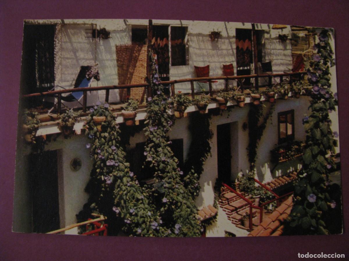 Postales: POSTAL DE TORREMOLINOS. APARTAMENTOS PLAYA MONTEMAR. VISTA DE UN PATIO. FOURNIER 1961