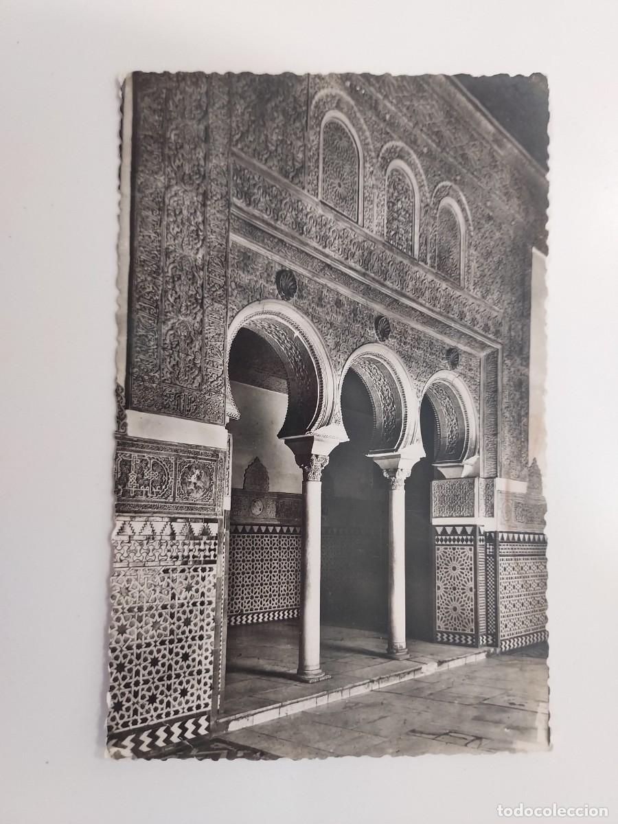 Postales: POSTAL SEVILLA REALES ALCAZARES DORMITORIO REYES MOROS DETALLE. CIRCULADA 1956. 26 HELIOTIPIA