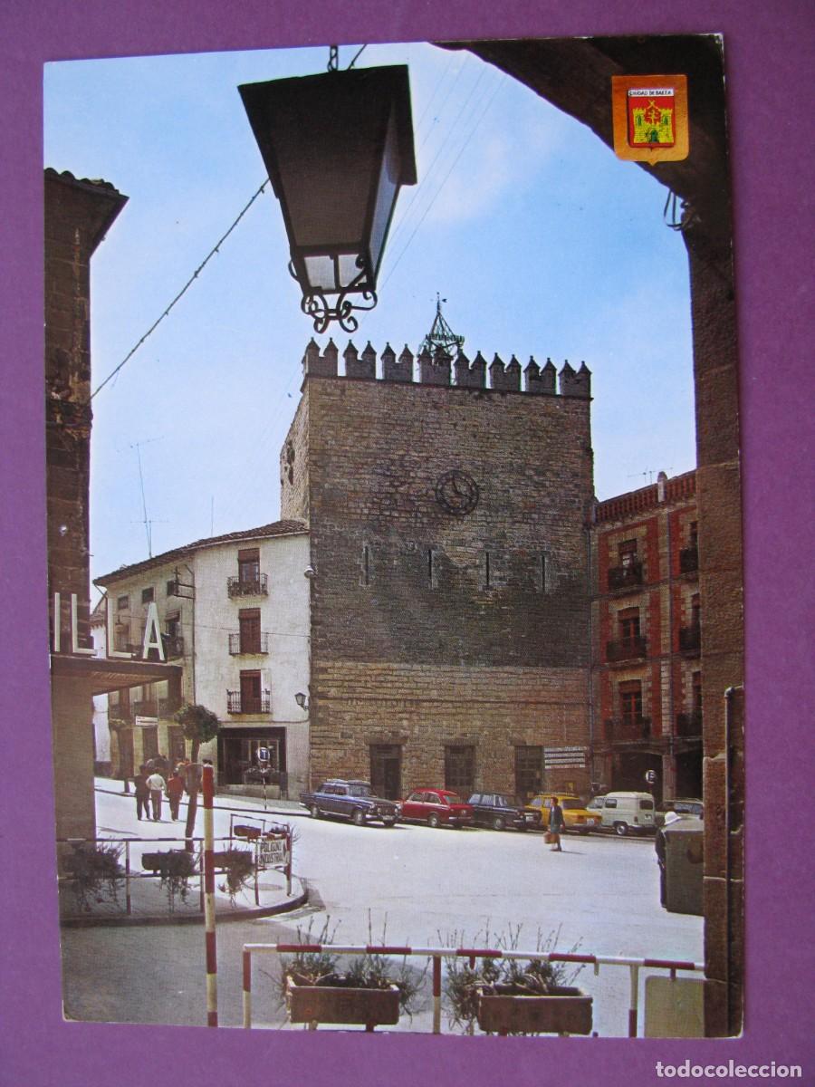 Postales: POSTAL DE BAEZA. PLAZA DEL GENERALISIMO Y TORRE DEL RELOJ. SUBIRATS CASANOVAS. ESCRITA 1972