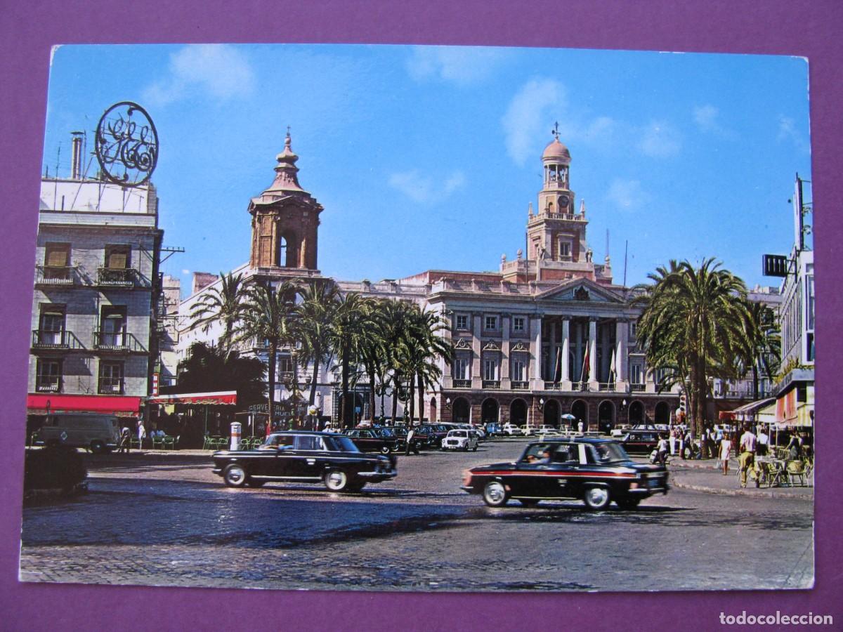 Postales: POSTAL DE CADIZ. PLAZA DE SAN JUAN DE DIOS Y AYUNTAMIENTO. ARRIBAS. ESCRITA 1973