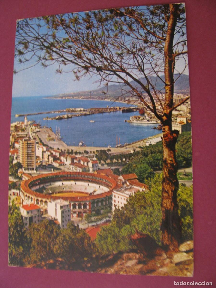 Postales: POSTAL DE MALAGA. PLAZA DE TOROS Y PUERTO. GARCIA GARRABELLA. CIRCULADA 1972