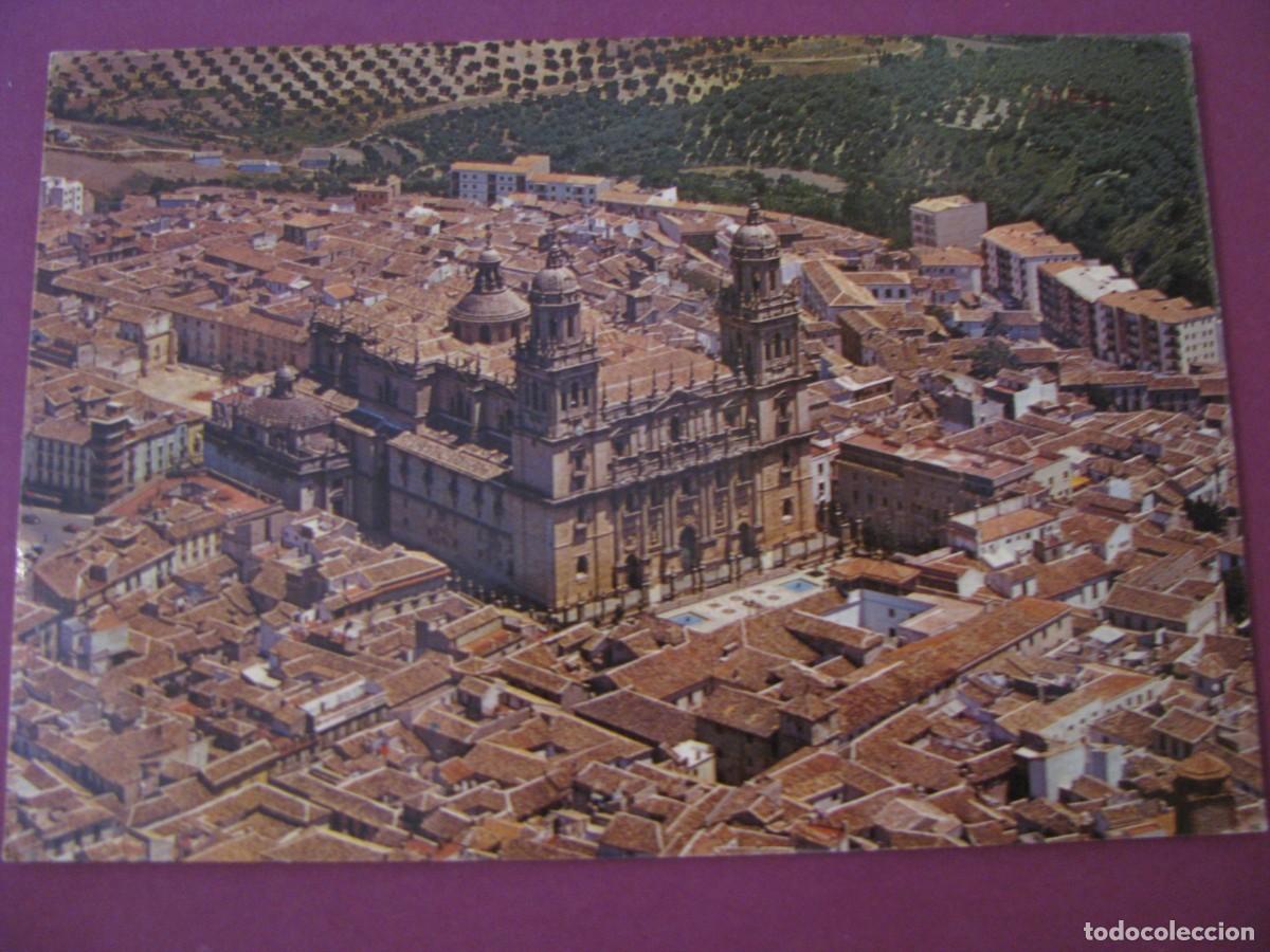 Postales: POSTAL DE JAEN. VISTA PARCIAL Y CATEDRAL. ARRIBAS