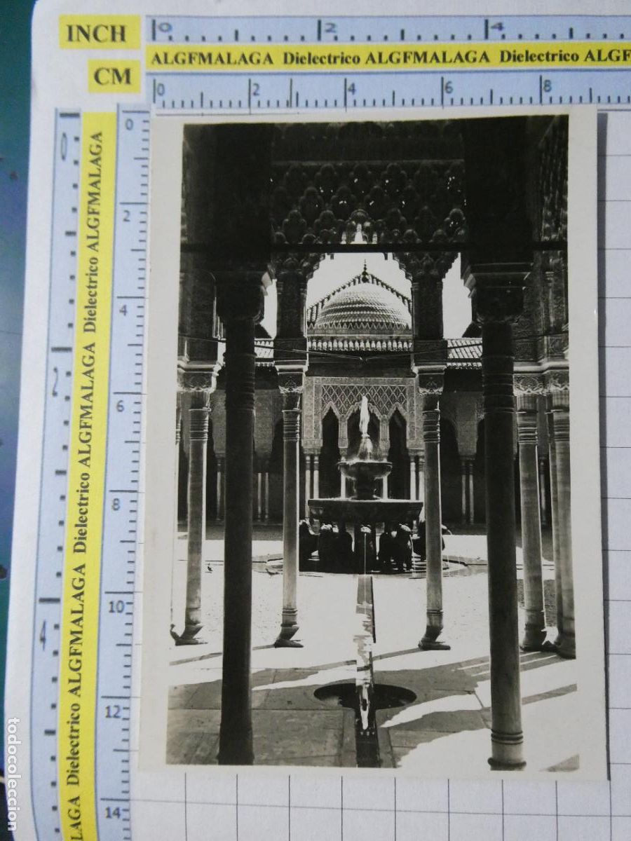Postales: POSTAL DE GRANADA. A&Ntilde;OS 30 50. ALHAMBRA PATIO DE LOS LEONES. NEGTOR. 982