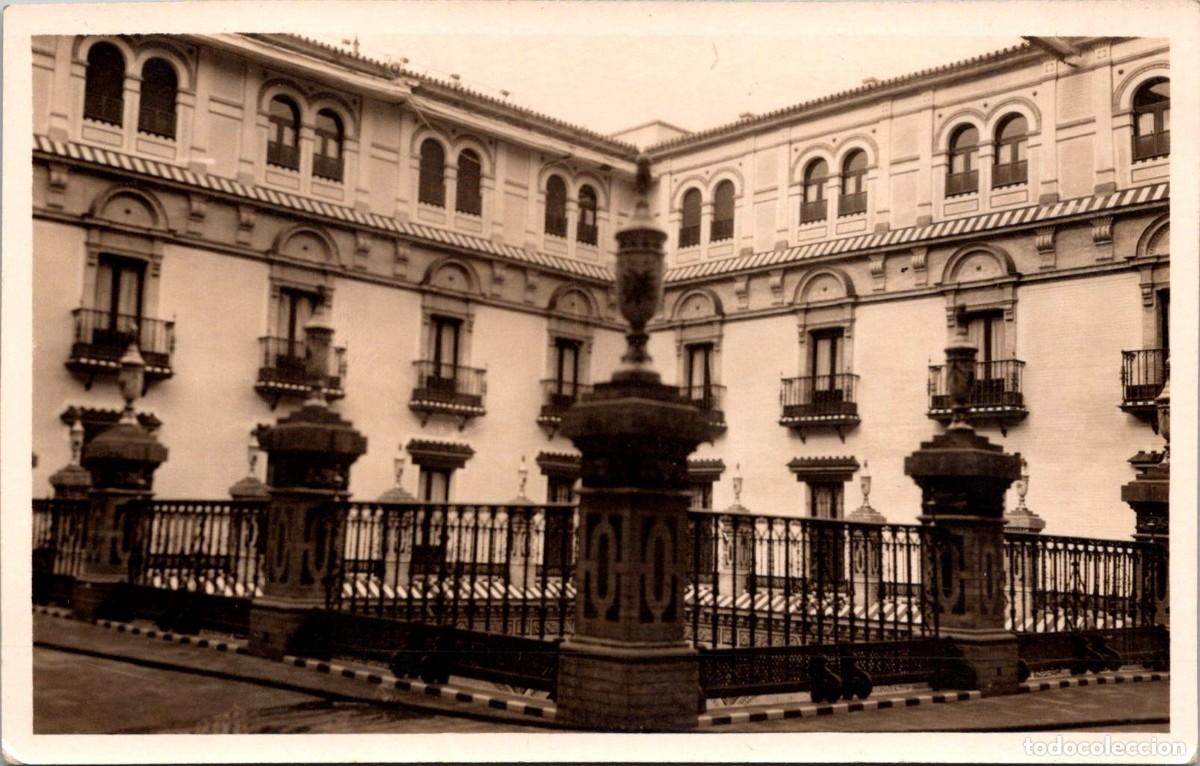 Postales: Sevilla -Hotel Alfonso XIII -Terraza del Patio Interior -Fotogr&aacute;fica -Sin datos ni Leyenda- 136x86mm