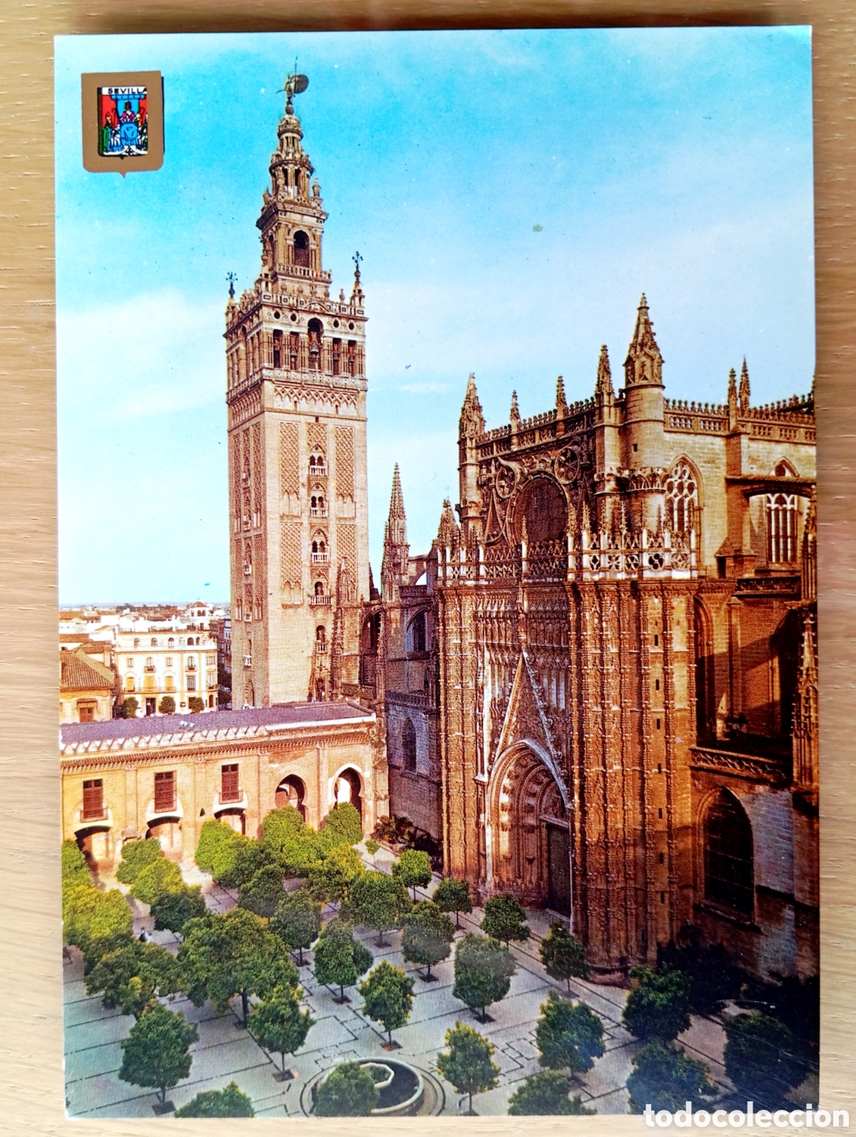 Postales: POSTAL SEVILLA LA CATEDRAL Y LA GIRALDA DOM&Iacute;NGUEZ 60 ESCUDO DE ORO A&Ntilde;O 1962