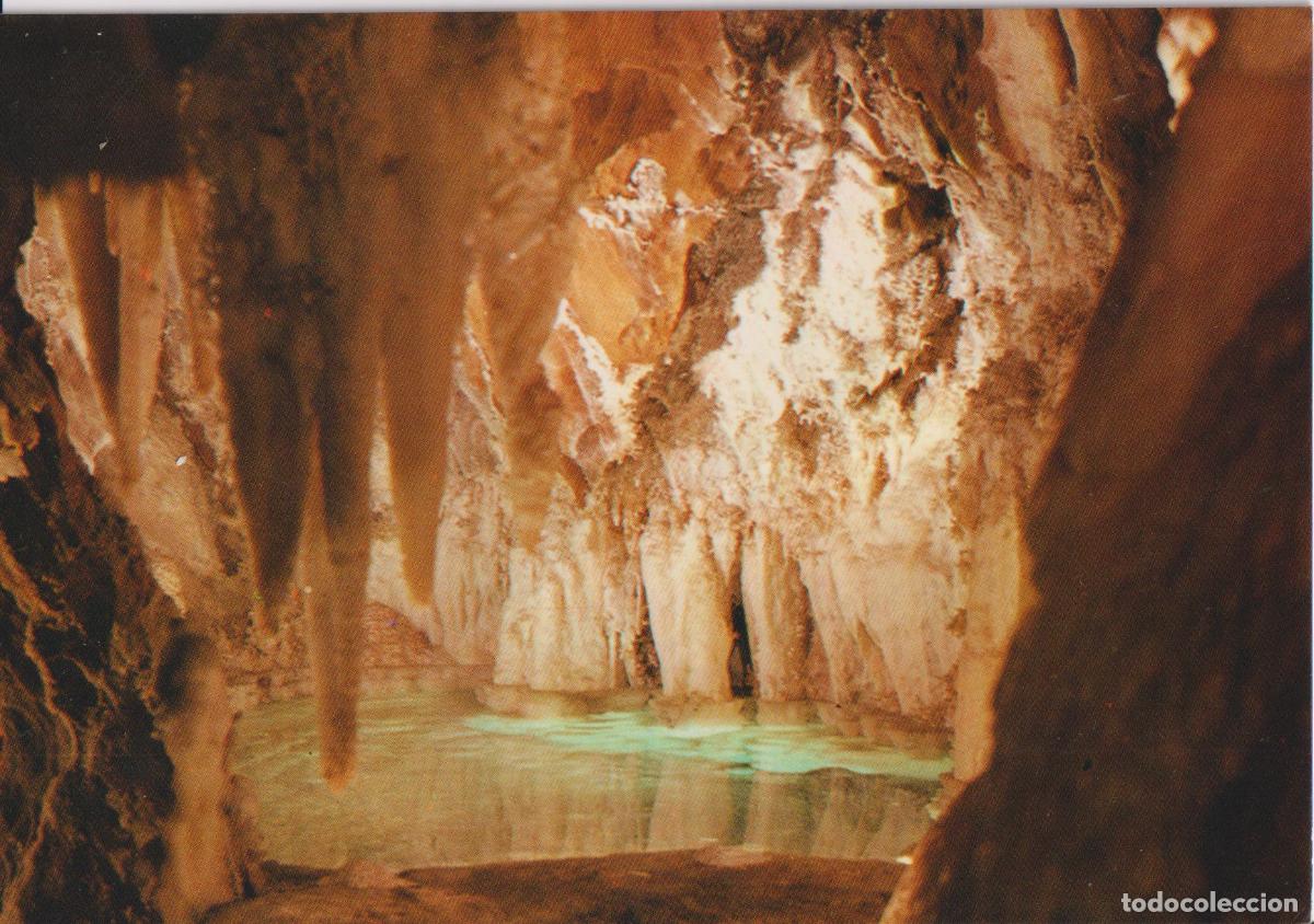 Postales: ARACENA, GRUTA DE LAS MARAVILLA, LAGO DEL PAISAJE NEVADO - GRAFICAS DEL SUR - S/C
