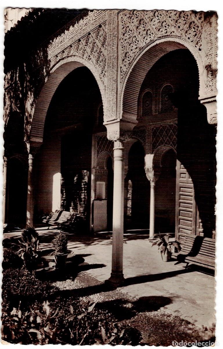 Postales: POSTAL DE GRANADA, GENERALIFE, EXTERIOR DEL P&Oacute;RTICO (CIRCULADA EN 1952)
