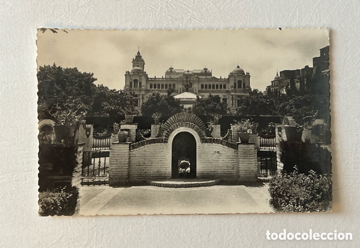 Cartoline: M&Aacute;LAGA. Postal No.42, Estanque de Puerta Oscura. Heliotopia Art&iacute;stica Espa&ntilde;ola (h.1950?) S/C