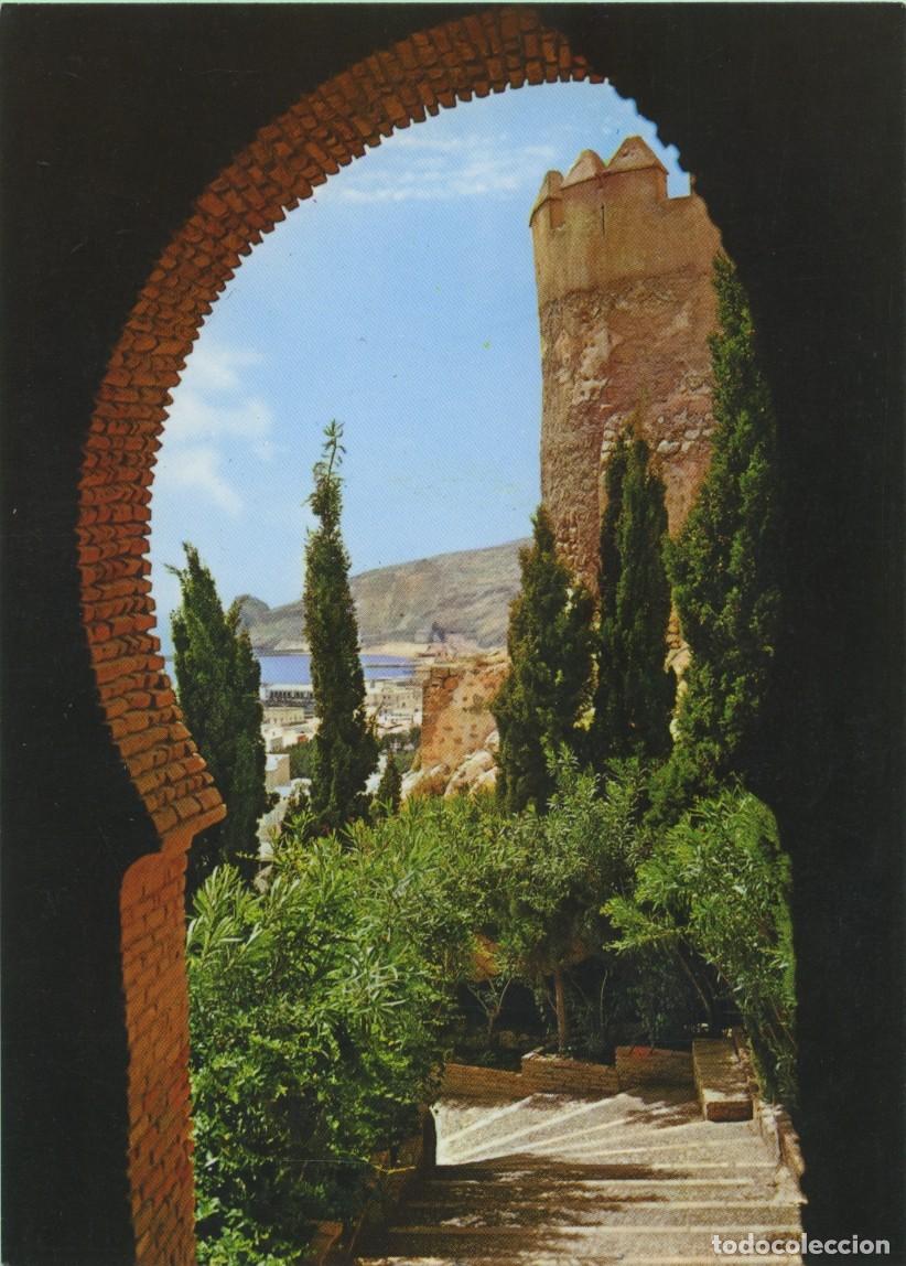 Postales: N&ordm; 2016-ALMER&Iacute;A. Entrada a la Alcazaba. Sin circular. EDICIONES ARRIBAS