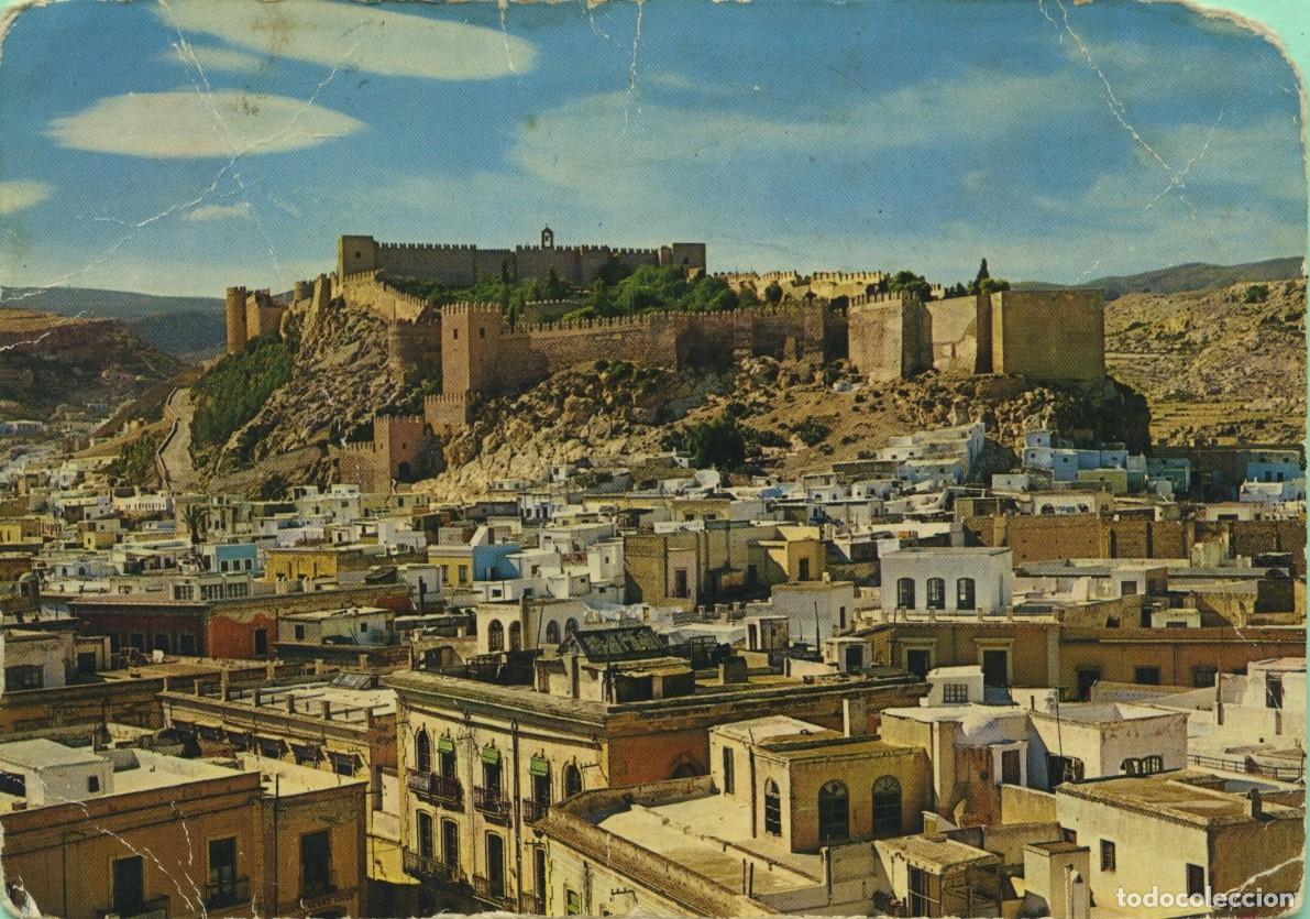 Postales: N&ordm; 2009-ALMER&Iacute;A. Vista parcial y la Alcazaba. Circulada en 1967. EDICIONES ARRIBAS