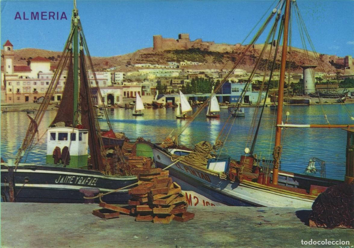 Postales: N&ordm; 2008-ALMER&Iacute;A. Vista del puerto y Alcazaba. Sin circular. EDICIONES ARRIBAS
