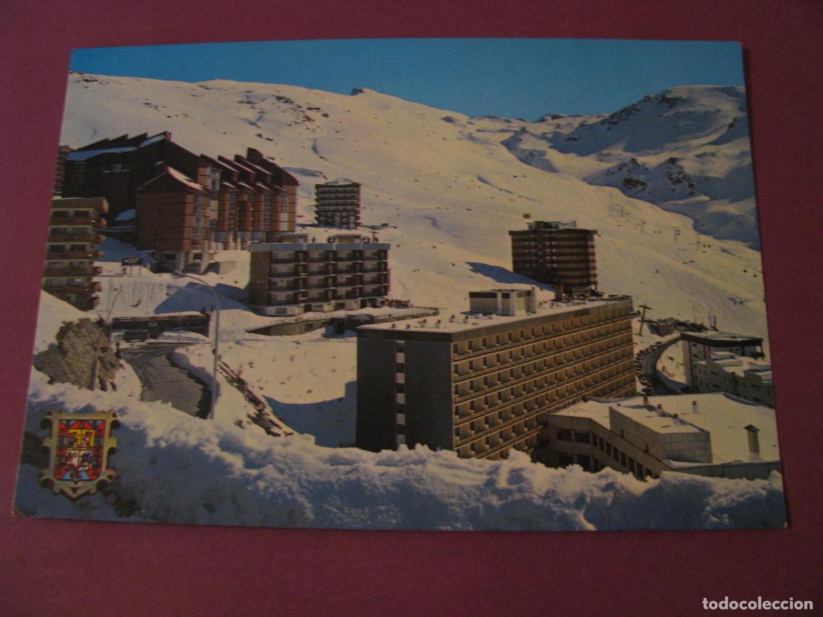 Postales: POSTAL DE GRANADA. SIERRA NEVADA, VISTA SIERRA Y URBANIZACION. ZERKOWITZ 951