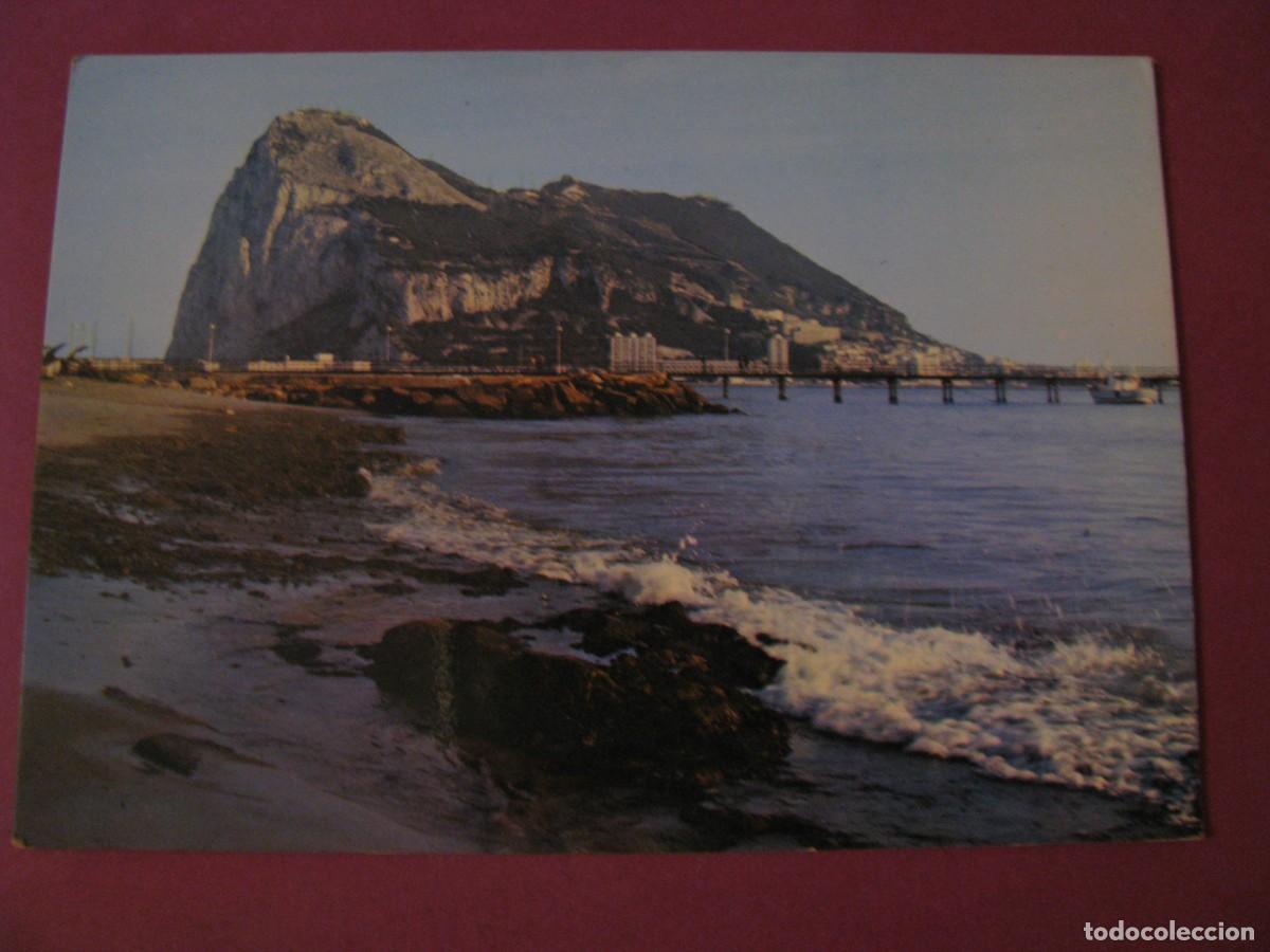 Postales: POSTAL DE LA LINEA DE LA CONCEPCION. VISTA DEL PE&Ntilde;ON DE GIBRALTAR DESDE EL ESPIGON DE SAN ROQUE