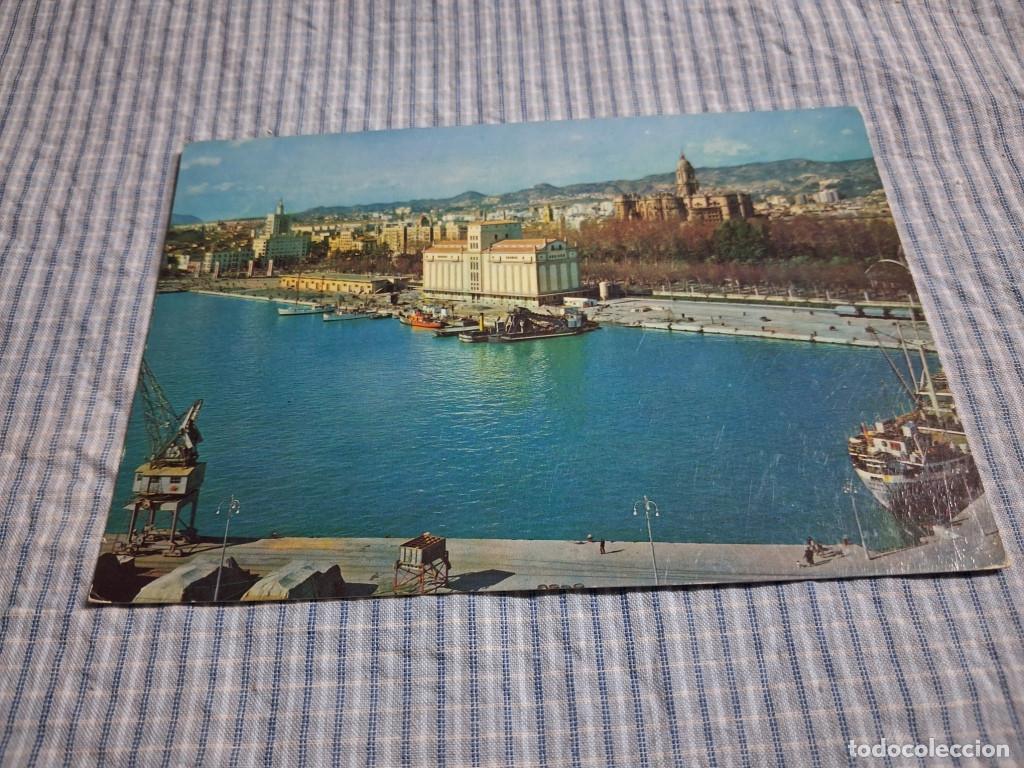 Postales: Postal moderna Andaluc&iacute;a. M&aacute;laga. Vista parcial del Puerto y Ciudad. Estado ver imagen. Circulada