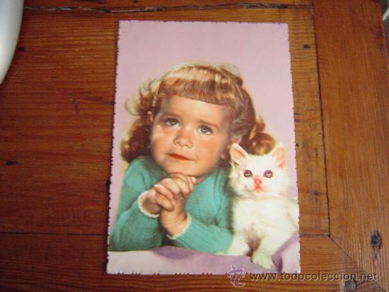Postales: Bonita postal de un gatito con una ni&ntilde;a.