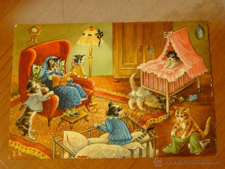 Postais: Imagen familiar de gatos en habitaci&oacute;n a&ntilde;os 60