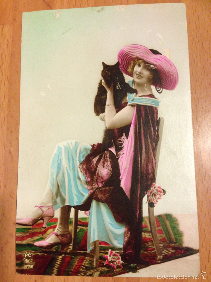 Postkarten: Antigua postal mujer con gato negro