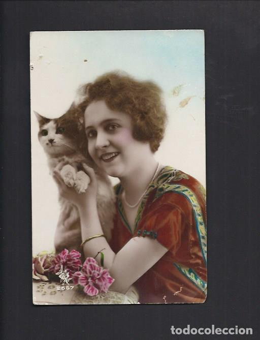 Postcards: Antigua postal . Se&ntilde;ora con su gato