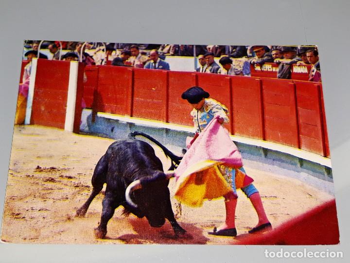 Postais: ANTIGUA POSTAL N&ordm; 5215 TOROS - TOREANDO DE CAPA - EDICIONES CYP A&Ntilde;OS 70 / 80