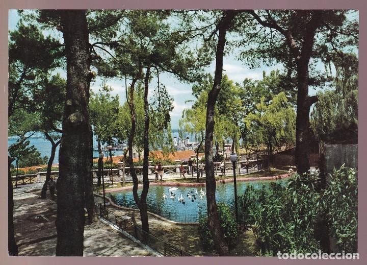Postais: Italia. Taranto. *Le petit lac des cygnes dans la Villa Peripato* Circulada 1967.