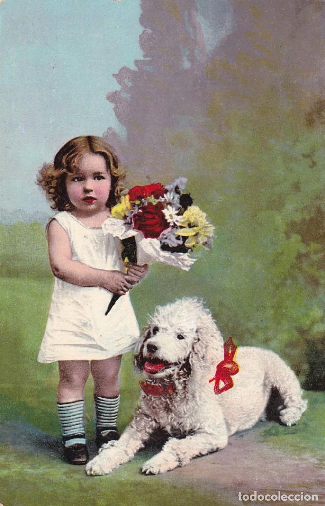 Postais: Bonita postal ilustrada Ni&ntilde;a con Perro. Escrita. Sin circular.