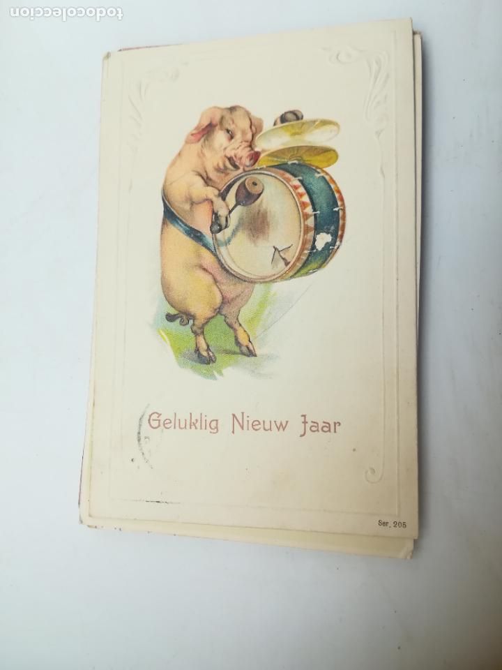 Postales: TARJETA POSTAL. ANIMALES. FELIZ A&Ntilde;O NUEVO. CERDO TOCANDO EL TAMBOR CON PLATILLO