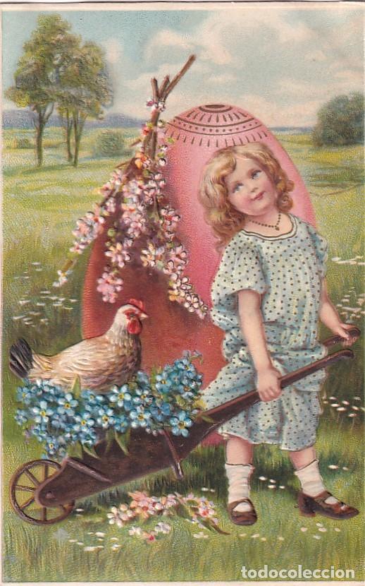 Postales: Postal en relieve ni&ntilde;a con gallina y huevo de Pascua. Circulada.