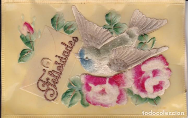 Cartes Postales: postal con felicidades paloma con flores en relieve principios siglo XX