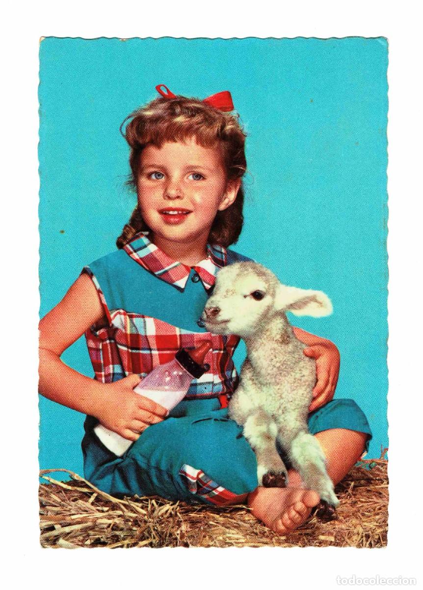 Postkarten: Antigua Postal (Ni&ntilde;a con corderito) Escrita, a&ntilde;o 58.