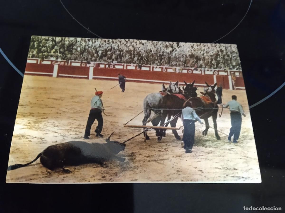 Postais: POSTAL CORRIDA DE TOROS -ARRASTRE DEL TORO / A&Ntilde;O 1960