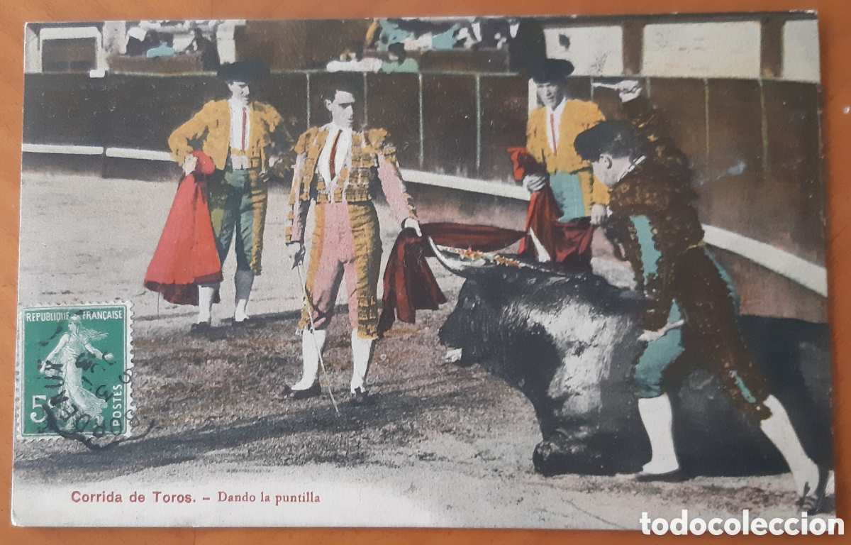 Cartes Postales: Postal taurina coloreada. Dando la puntilla. Escrita y circulada. R3068