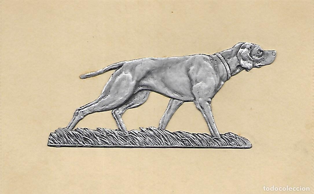 Cartes Postales: ANTIGUA POSTAL PERRO DE CAZA EN METAL